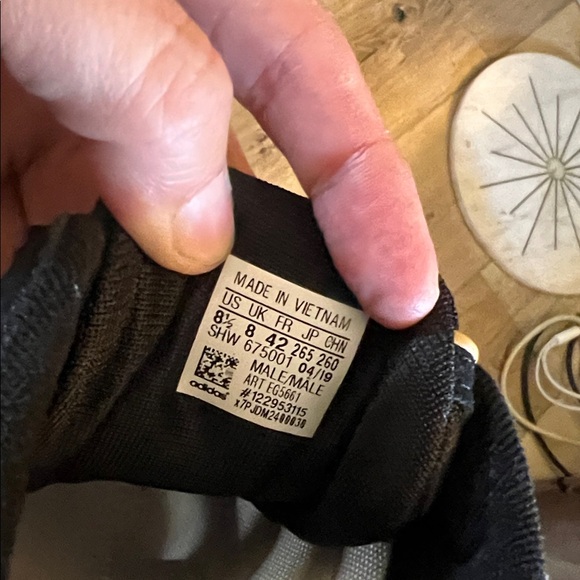 🛑 1 hour sale. Adidas Black and Gold Athletic Shoes - Picture 10 of 10